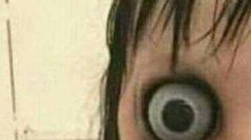 Así luce de aterradora "Momo".