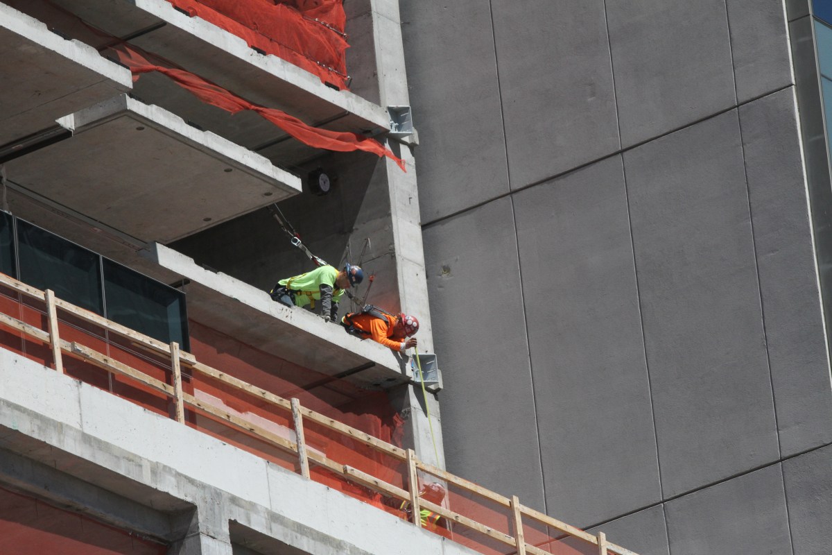 Tres Trabajadores Sufrieron Descargas Eléctricas En Edificio En Construcción En Nueva York El 2324