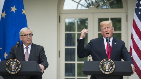 El gobierno de Trump impuso aranceles a exportaciones de acero y aluminio de la UE,