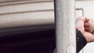 106414761_053401182-1