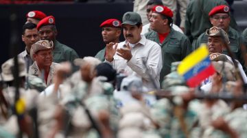 Maduro también pidió a la milicia que se dedique a la producción de alimentos en la agricultura.