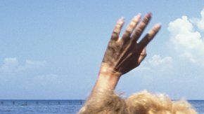 Decenas de miles de cubanos abandonaron la isla en esos años.