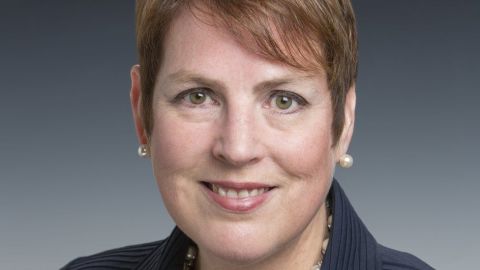 Angela Rodell maneja un fondo estatal de $65 mil millones.