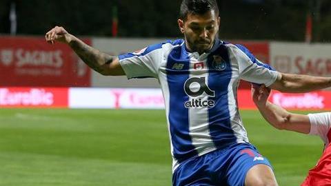 "Tecatito" Corona llegó a 28 partidos disputados en la Champions League