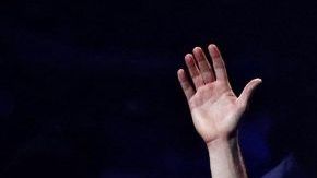 El alemán Dirk Nowitzki de los Dallas Mavericks anunció su retiro.