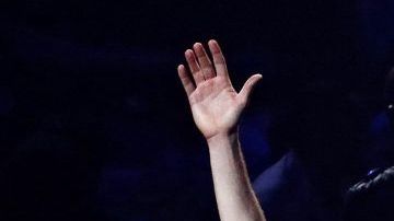 El alemán Dirk Nowitzki de los Dallas Mavericks anunció su retiro.