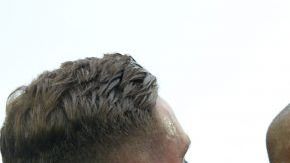 Mohamed Salah llevó al Liverpool al liderato de la Premier League tras vencer al Chelsea.