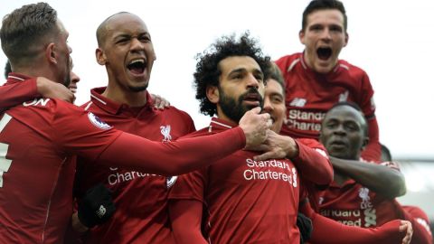 Mohamed Salah llevó al Liverpool al liderato de la Premier League tras vencer al Chelsea.