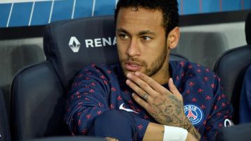 Neymar calificó de "vergüenza" a los árbitros en la Champions League