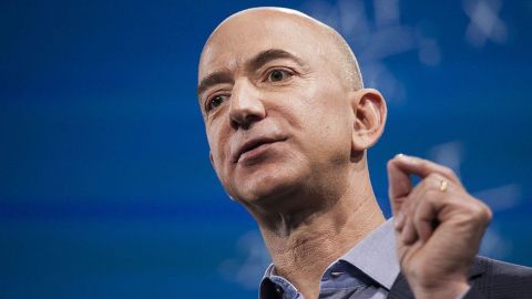 Jeff Bezos es el hombre más rico del mundo.