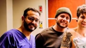 Cecile y toda su familia posando en el día del nacimiento de Uma.