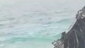 El auto al ser sacado del Mar Caribe