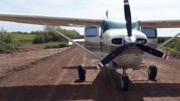 Narcos abandonaron la avioneta.