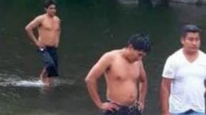 Los invitados al bautizo intentaron de todo para salvarla.