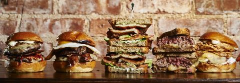 Hambuguesas en Black Iron Burger.