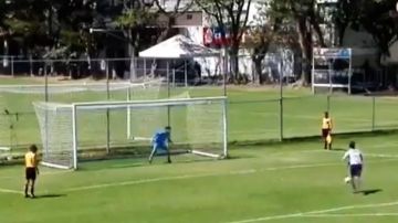 El gol de penalti de Diego Campillo es uno de los más extraños que se ha visto en el fútbol mexicano.