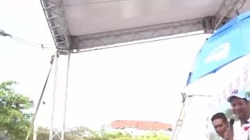 El artista fue llevado a un hospital al terminar su presentación.