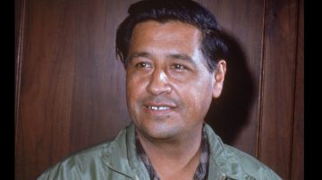 El líder sindical estadounidense César Chávez (1927 - 1993) en una foto capturada en la década de 1950.