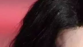 Cher criticó que no se atienda a estadounidenses pobres, así como se ayuda a inmigrantes.