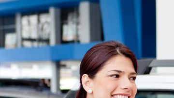 Incluso concesionarios discriminan a hispanos