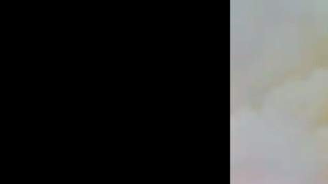 Decenas de personas toman imágenes del siniestro.