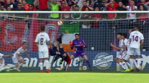 Osasuna hizo un gol de doble chilena que le da la vuelta al mundo