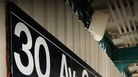 Estación 30th Avenue en Astoria