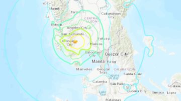 Al menos tres personas murieron hoy en Filipinas debido al terremoto de magnitud 6,1 que sacudió el centro de la isla septentrional de Luzón y que se sintió en varias provincias y Manila.