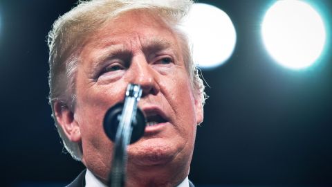 El presidente de Estados Unidos también indicó que su gobierno negará el asilo a las personas que ingresan Estados Unidos fuera de los puertos legales de entrada