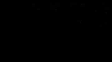 Con un mínimo hilo dental, Karol G salió a cantar ante miles de personas.