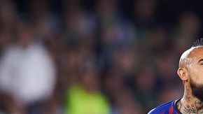 Arturo Vidal se desempeña actualmente como delantero del Barcelona