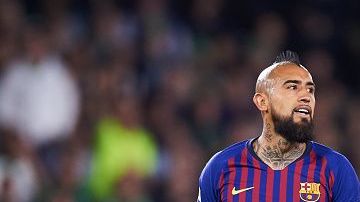 Arturo Vidal se desempeña actualmente como delantero del Barcelona