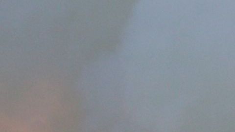 Miles de personas se detuvieron a ver el incendio de la Catedral de Notre Dame en París.