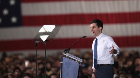 Pete Buttigieg indica que su apellido se pronuncia "boot-edge-edge".