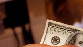 El peso mexicano pierde terreno ante el dólar.