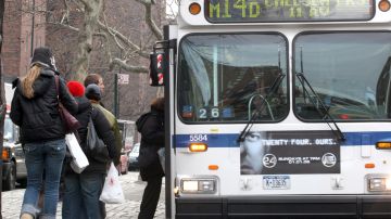 Funcionarios neoyorquinos planean ayudar a los neoyorquinos de bajos recursos con el plan 'Fix the MTA'.