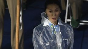 Los mexicanos Rommel Pacheco y Jahir Ocampo exigiendo a los jueces la repetición de su último salto en la final de trampolín 3m sincronizado.