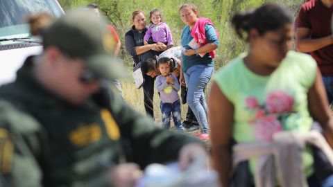 Con el acuerdo, las familias podrían tener la opción de aplicar por asilo.