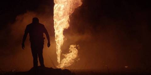 Una escena de "Huachicolero".