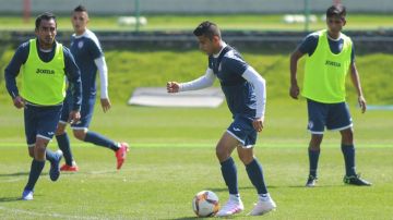 Durante el entrenamiento de Cruz Azul Pedro Caixinha probó varios planteamientos para enfrentar al América.