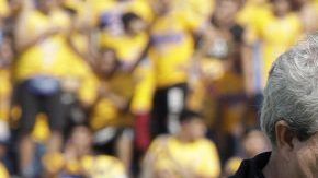 El colombiano Julián Quiñones sale llorando del partido entre Tigres y Lobos BUAP.