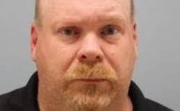 Jay Patrick Hammersley se encuentra en la cárcel del condado con una fianza de $105,000.