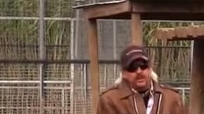 Maldonado-Passage en su zoológico privado