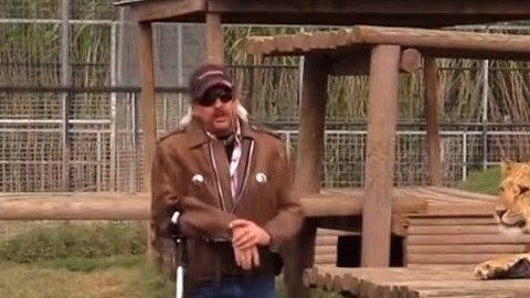 Maldonado-Passage en su zoológico privado