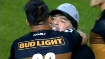 Diego Armando Maradona enloqueció en su festejo con Cristian Báez