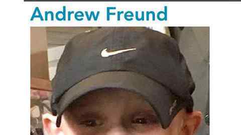 Foto oficial del documento con los datos sobre AJ Freund tras ser reportado como desaparecido.