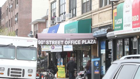 El Departamento de Protección de Consumidores y Trabajadores (DCWP) interpuso  una demanda contra el ecuatoriano Ángel Buitrón, de Buitron Offices & Associates, cuyas oficinas están en Jackson Heights.