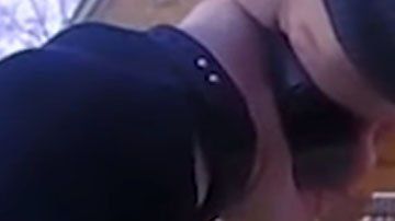 Imágenes de un policía disparando a un sospechoso.