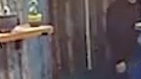 El momento del ataque al peluquero.