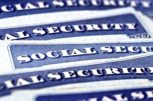Seguro Social alerta a beneficiarios de cheque de estímulo para que reclamen crédito de $500 por dependientes